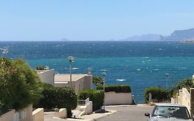 T2 climatisé à 1mn chrono à pied de la mer résidence marina cap nègre la calypso appartement 10 SIX FOURS LES PLAGES